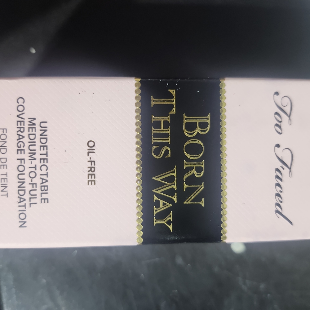 Too Faced Cloud Foundation - Soft Pink Packaging